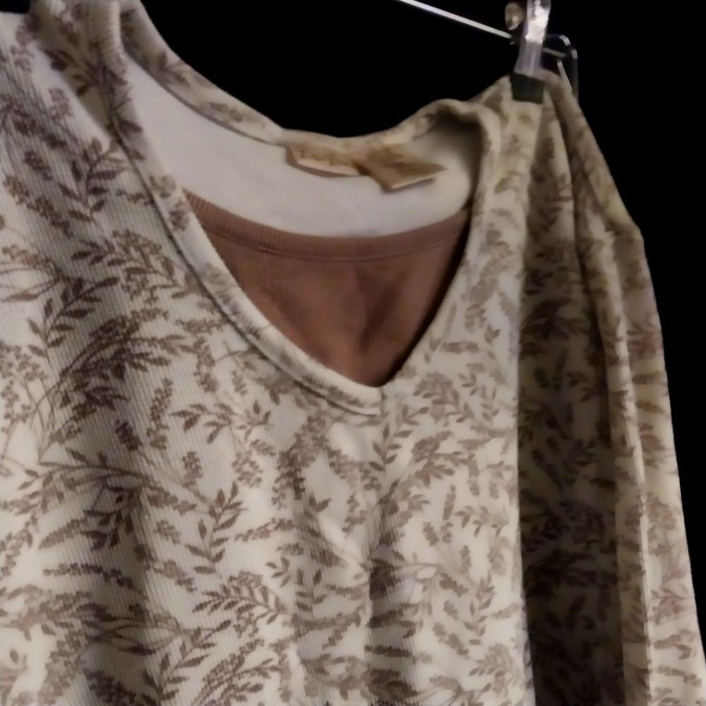 (1 - XL) - ( 1-L )  WOMEN'S TOPS